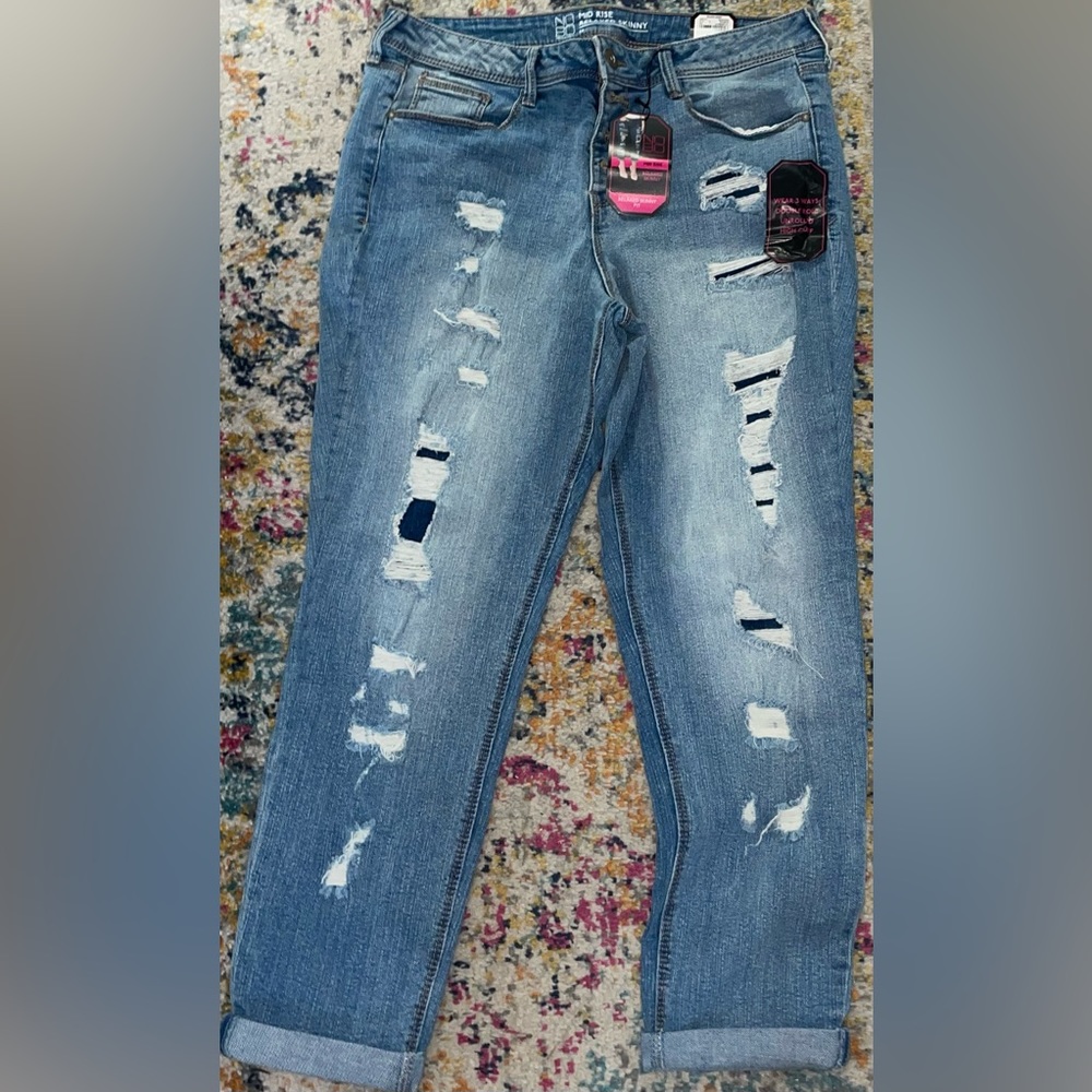 No Boundaries curvy mid rise jeans size 15